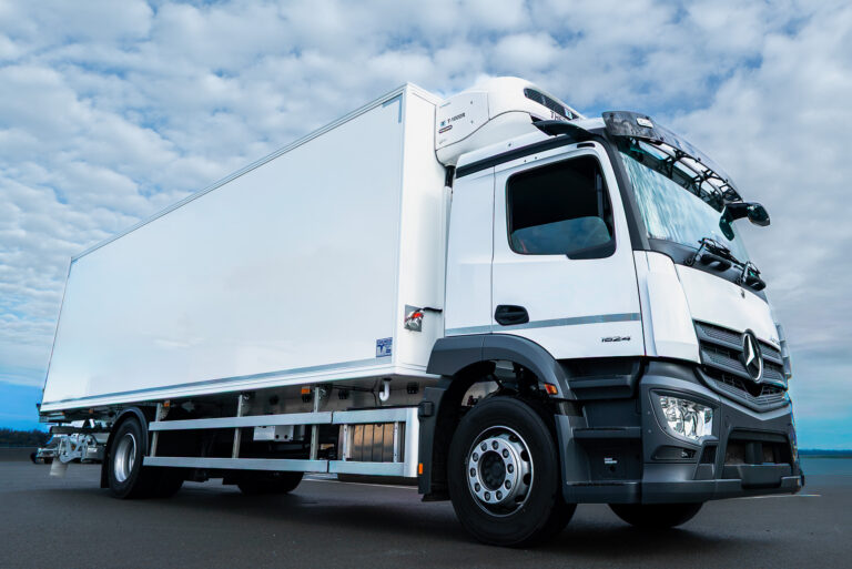 Mercedes-Benz Actros 1824 Fridge/Freezer Truck